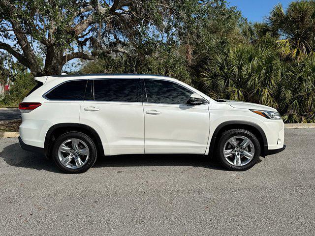 used 2018 Toyota Highlander car, priced at $25,588