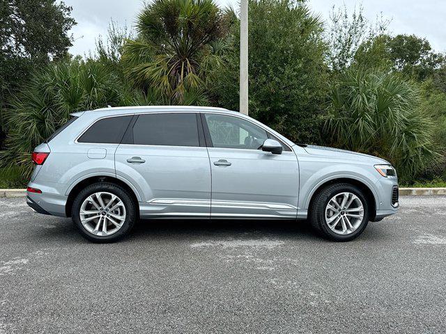 new 2025 Audi Q7 car, priced at $71,930