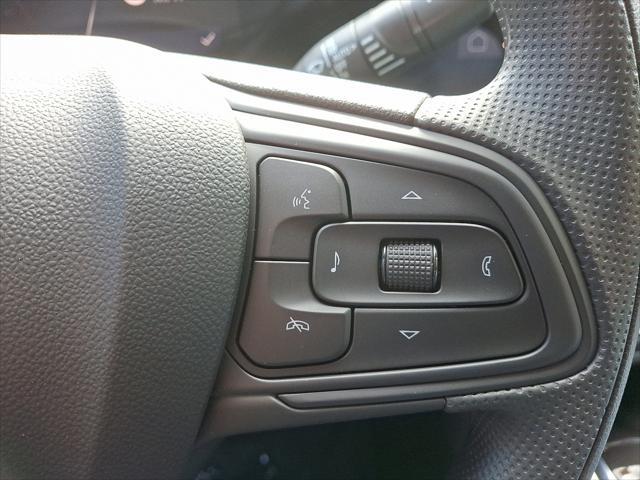 new 2025 Buick Envista car, priced at $26,225