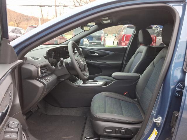 new 2025 Buick Envista car, priced at $27,815