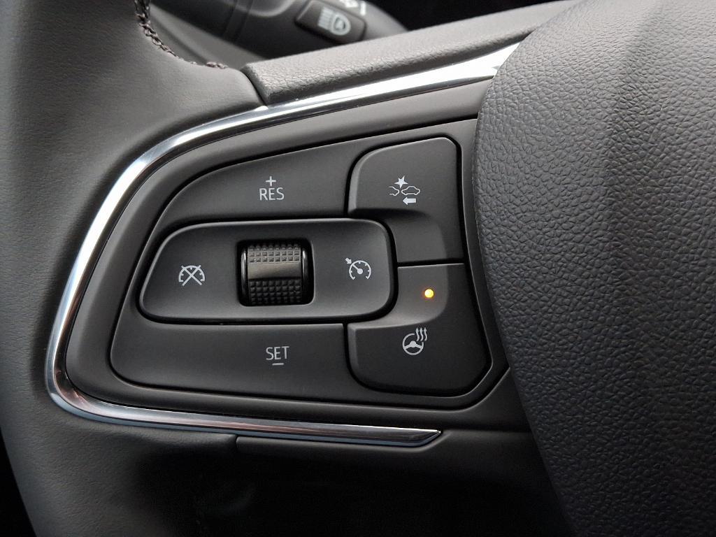 new 2025 Buick Envista car, priced at $27,815