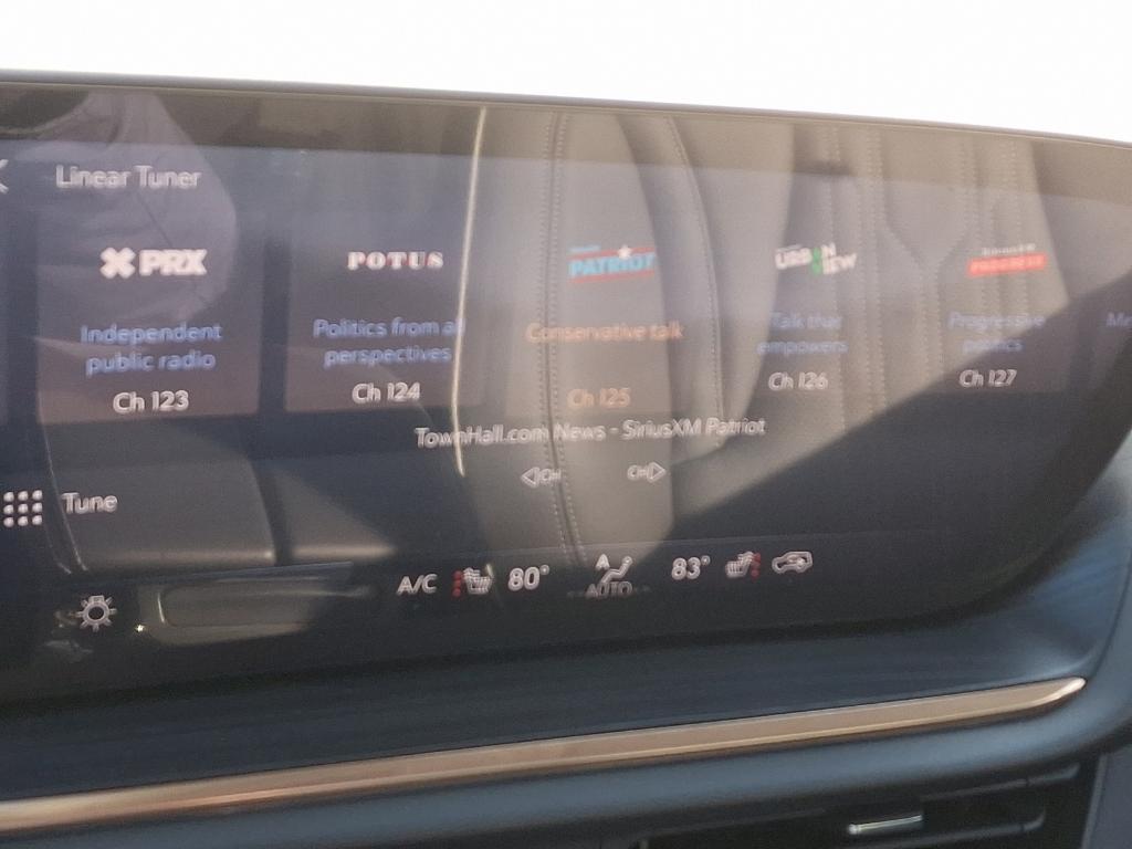 new 2025 Buick Envision car, priced at $47,595