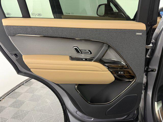 new 2025 Land Rover Range Rover Sport car, priced at $92,651