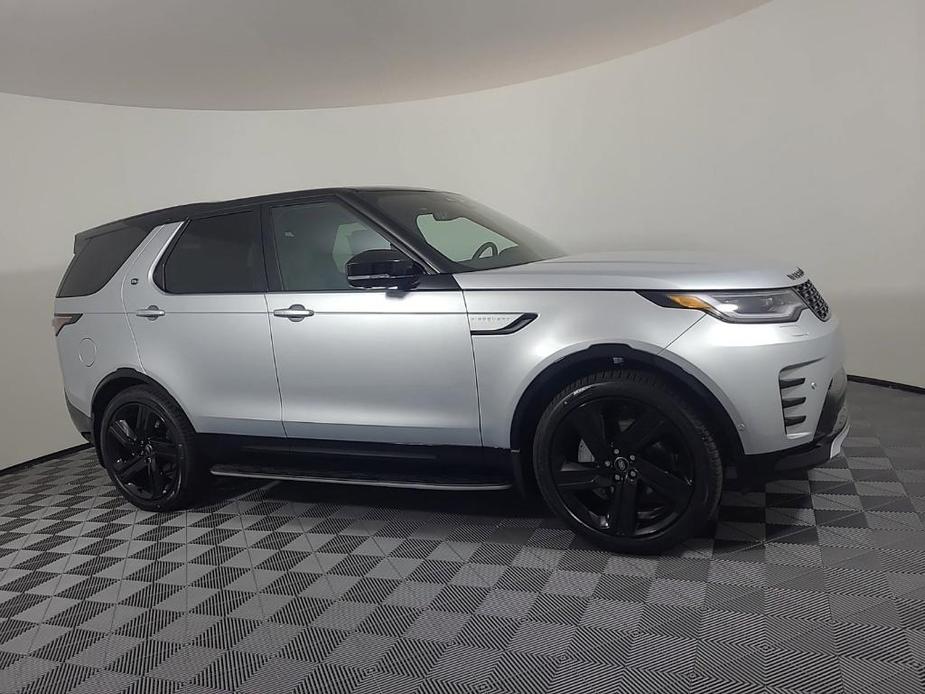 new 2024 Land Rover Discovery car, priced at $75,808