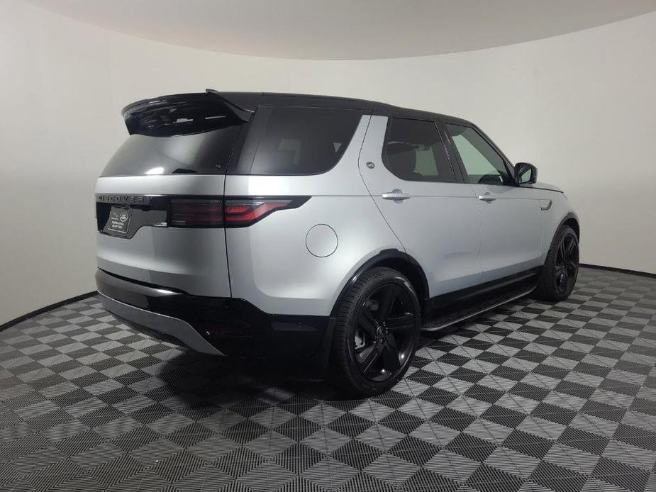 new 2024 Land Rover Discovery car, priced at $75,808