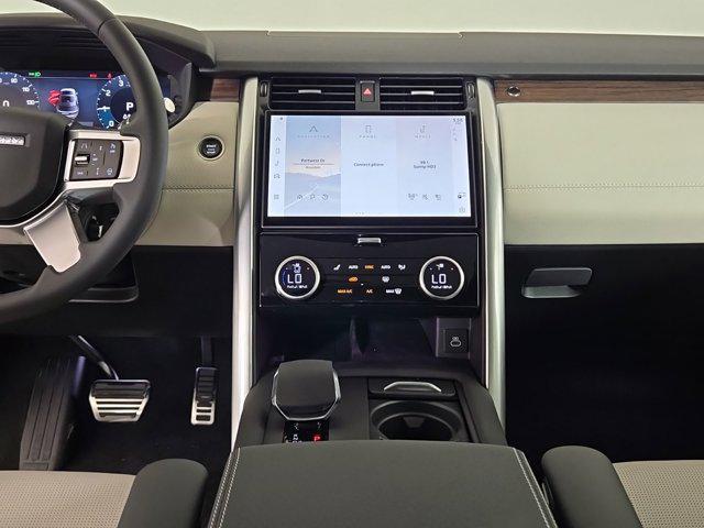 used 2024 Land Rover Discovery car, priced at $67,991