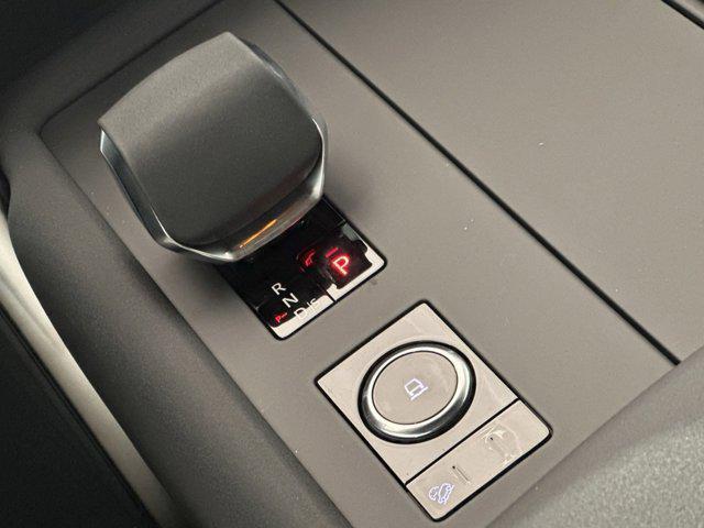 used 2024 Land Rover Discovery car, priced at $53,995