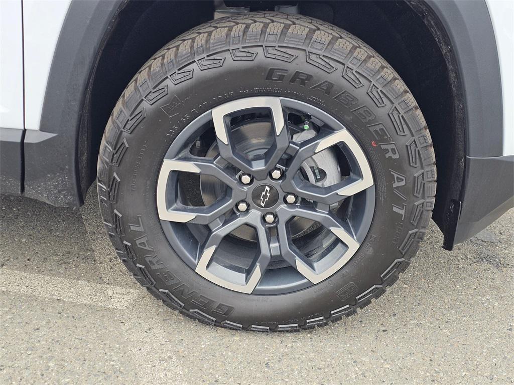 new 2026 Chevrolet Equinox car, priced at $37,285