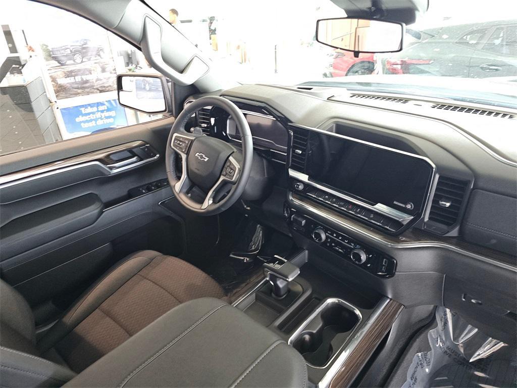 new 2025 Chevrolet Silverado 1500 car, priced at $60,610