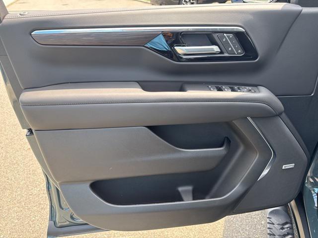 new 2025 Chevrolet Suburban car, priced at $83,305