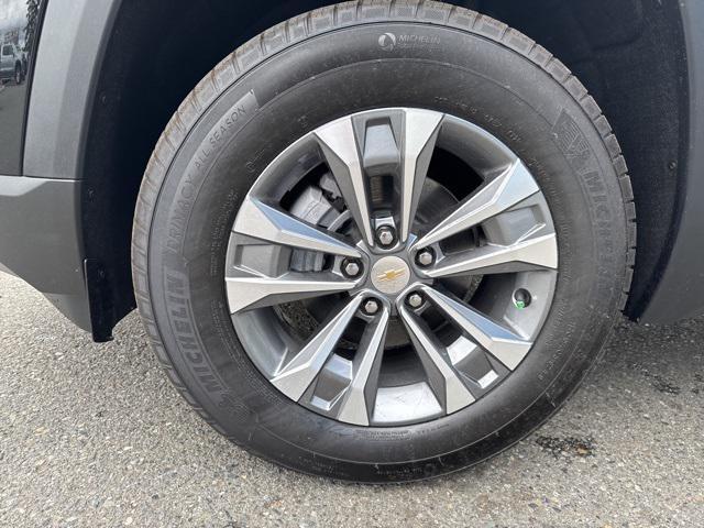 new 2025 Chevrolet Equinox car, priced at $31,995