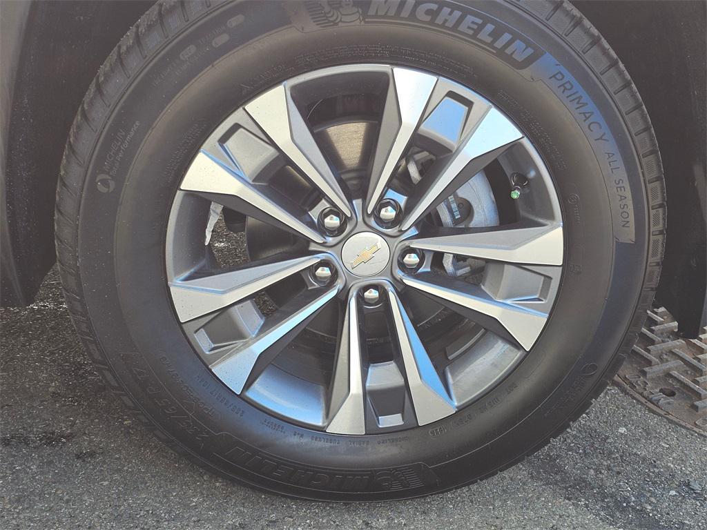 new 2026 Chevrolet Equinox car, priced at $32,490