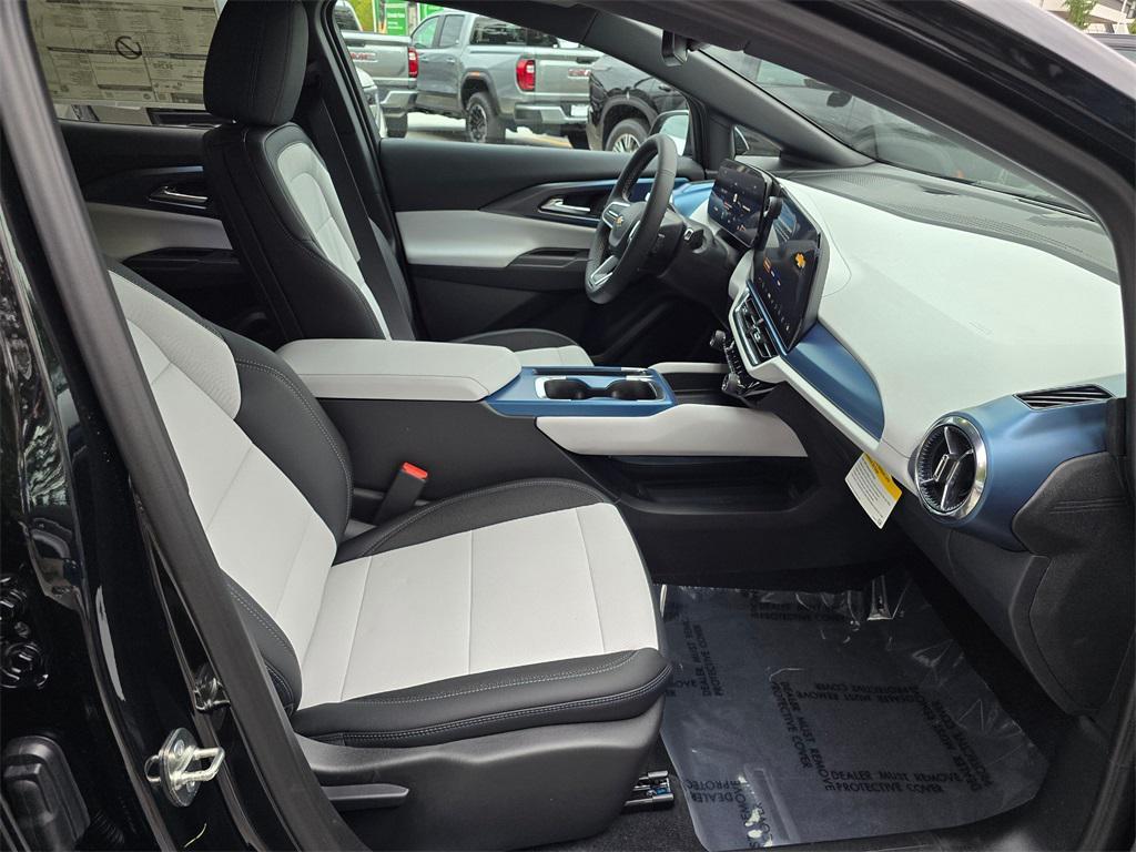 new 2026 Chevrolet Equinox car, priced at $37,610