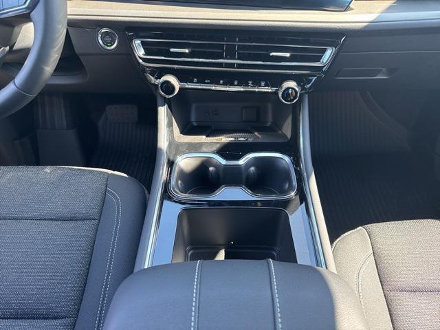 new 2025 Chevrolet Traverse car, priced at $45,555