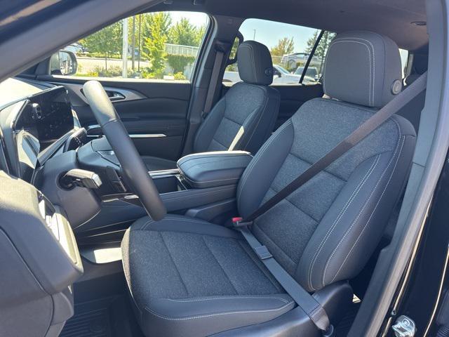 new 2025 Chevrolet Traverse car, priced at $45,555