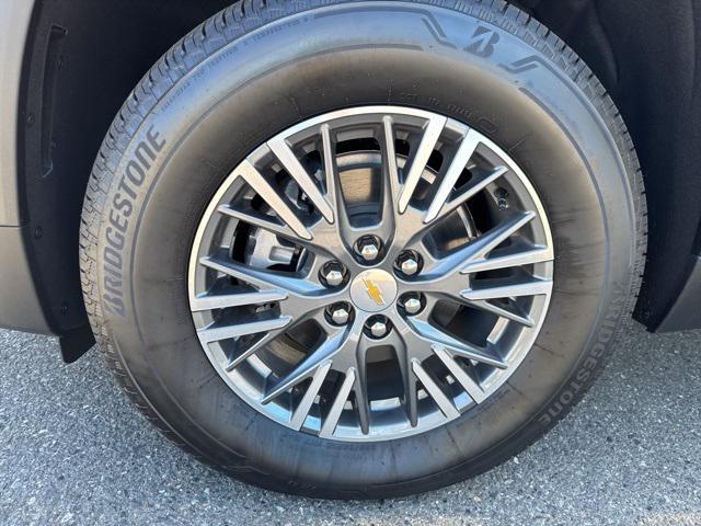 new 2025 Chevrolet Traverse car, priced at $45,555