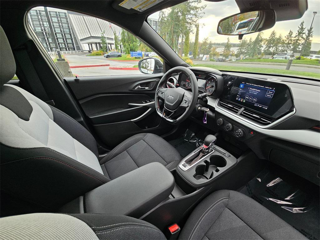 new 2025 Chevrolet Trax car, priced at $25,085