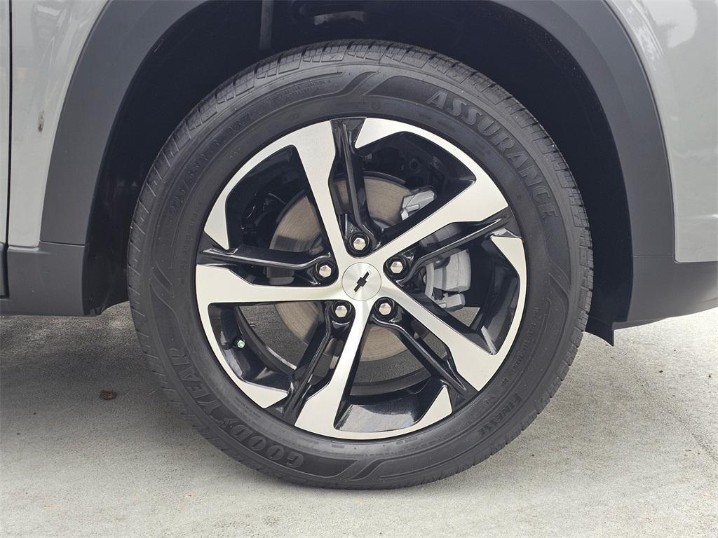 new 2025 Chevrolet Trax car, priced at $25,085