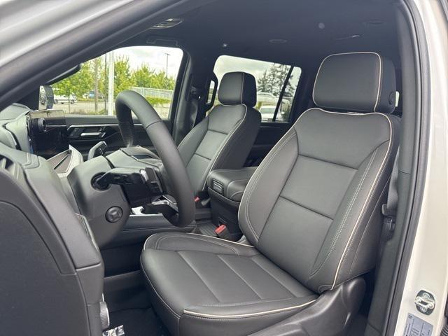 new 2025 Chevrolet Suburban car, priced at $82,590