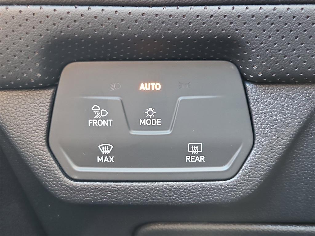 new 2025 Volkswagen Atlas car, priced at $54,175