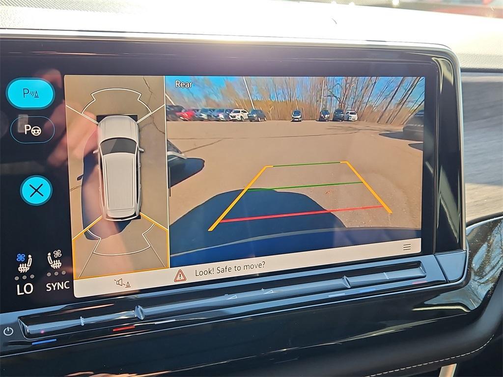 new 2025 Volkswagen Atlas car, priced at $54,175