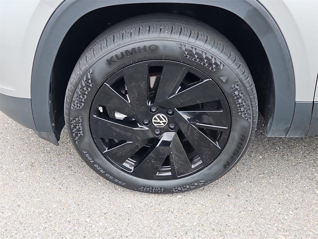 used 2024 Volkswagen Atlas car, priced at $35,987