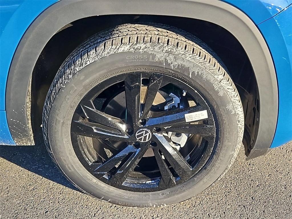 new 2025 Volkswagen Atlas Cross Sport car, priced at $49,807