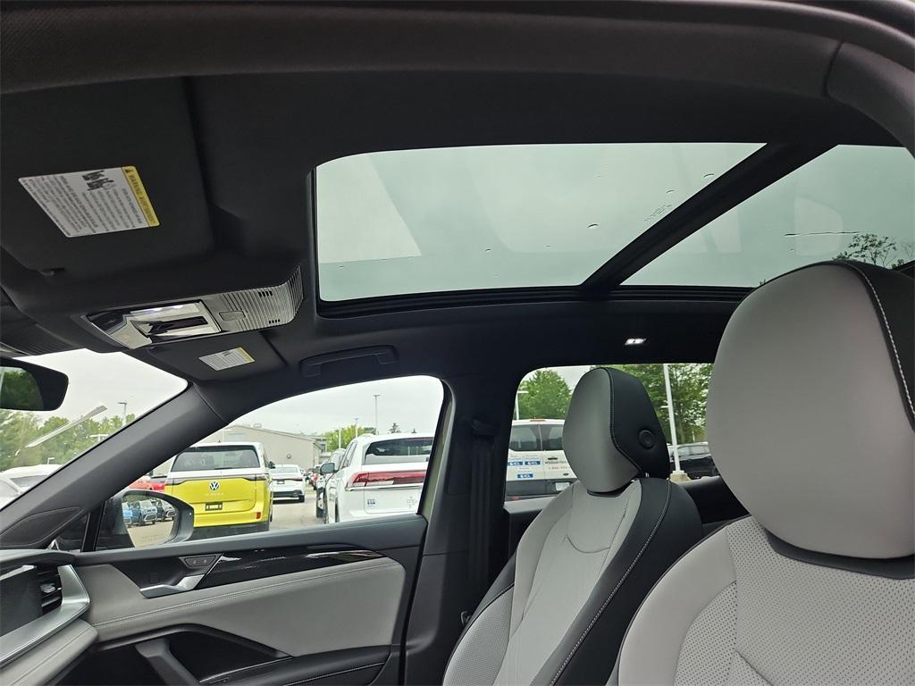 new 2025 Volkswagen Tiguan car, priced at $38,774