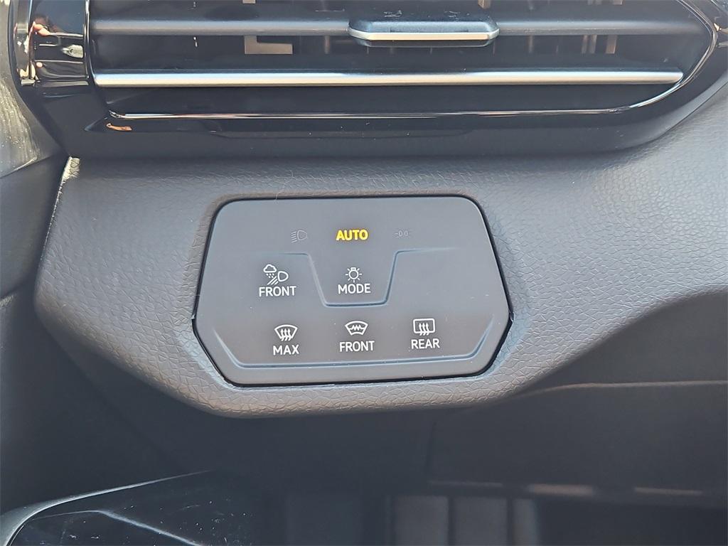 new 2025 Volkswagen ID.4 car, priced at $58,373