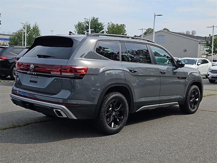 new 2024 Volkswagen Atlas car, priced at $47,665