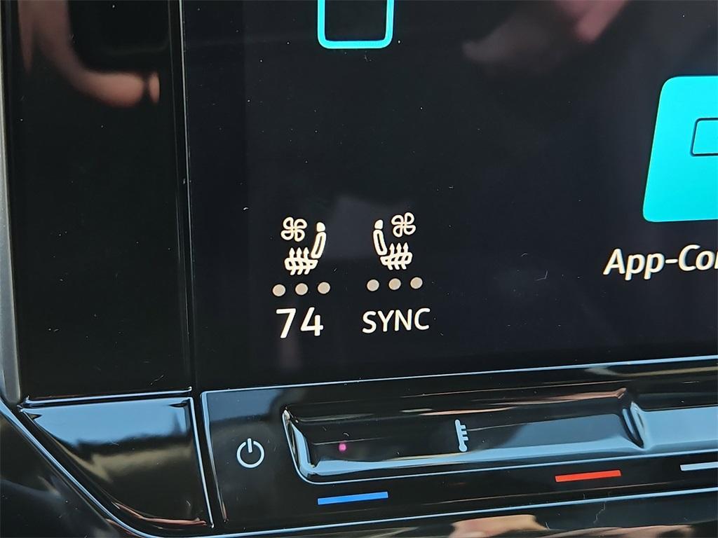 new 2026 Volkswagen Atlas car, priced at $49,586