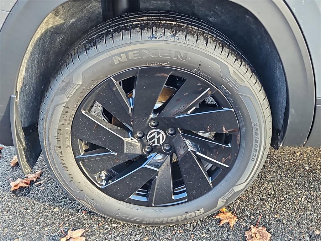 new 2026 Volkswagen Atlas car, priced at $49,586