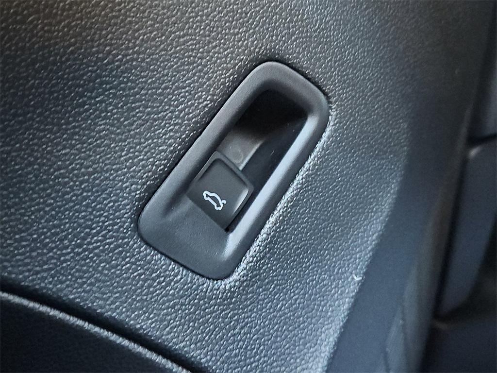 new 2026 Volkswagen Atlas car, priced at $49,586