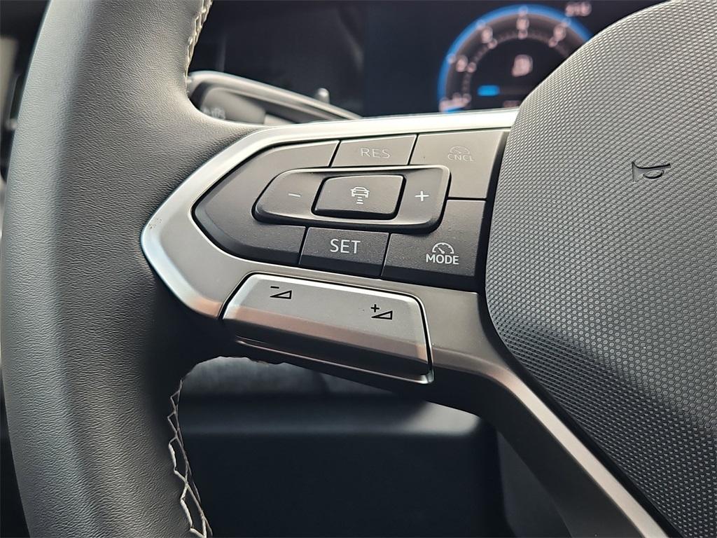 new 2025 Volkswagen Tiguan car, priced at $32,188