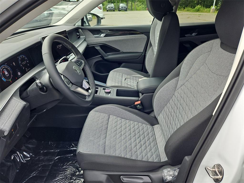 new 2025 Volkswagen Tiguan car, priced at $32,188