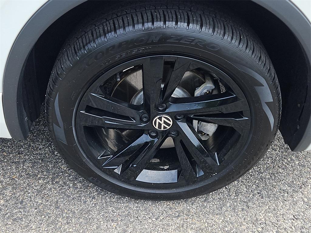 used 2024 Volkswagen Tiguan car, priced at $35,999