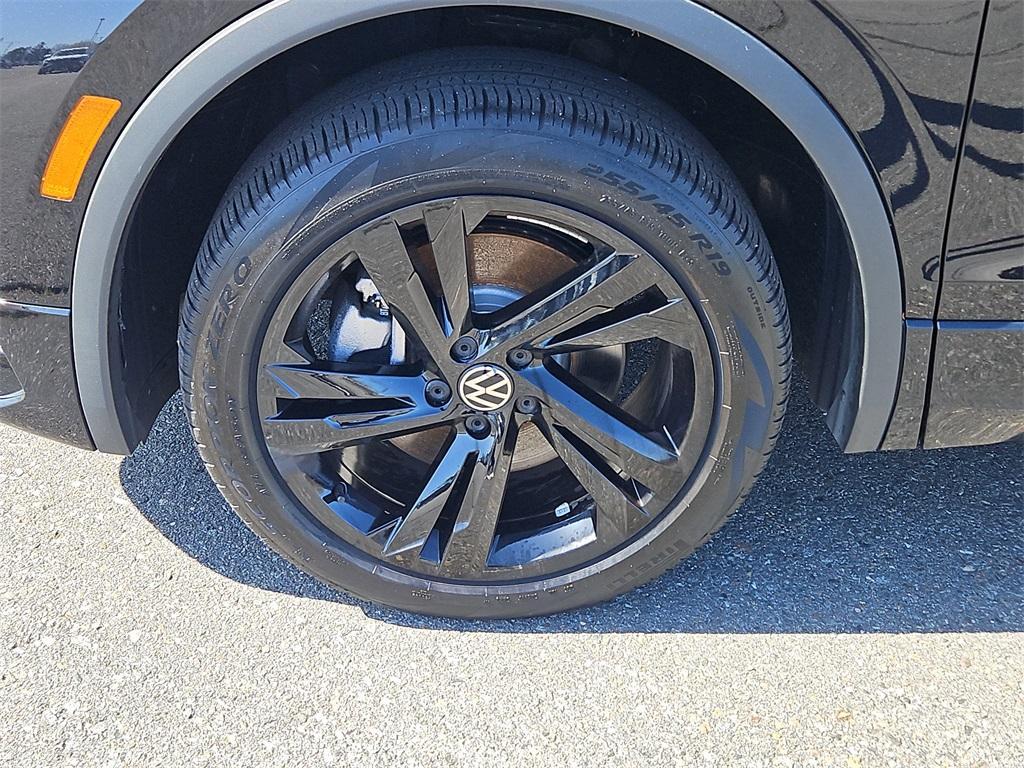 used 2024 Volkswagen Tiguan car, priced at $31,299