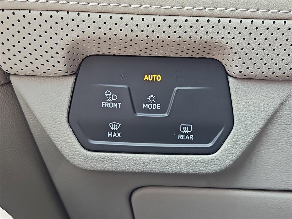 new 2025 Volkswagen Atlas car, priced at $55,030