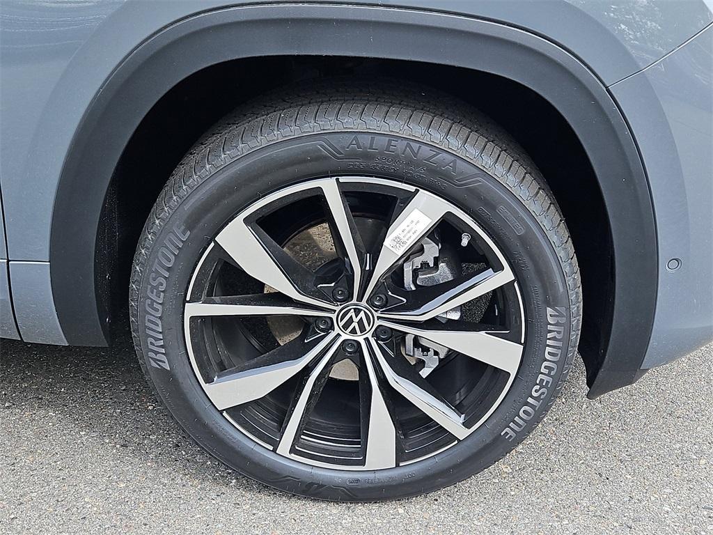 new 2025 Volkswagen Atlas car, priced at $55,030