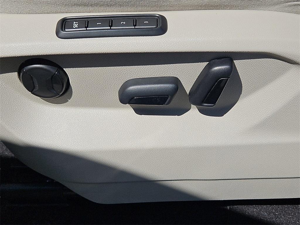 used 2022 Volkswagen Atlas car, priced at $28,999