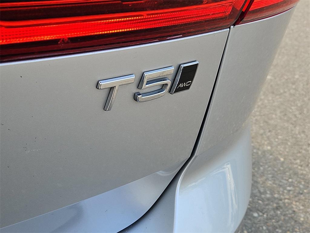 used 2019 Volvo XC60 car, priced at $25,999