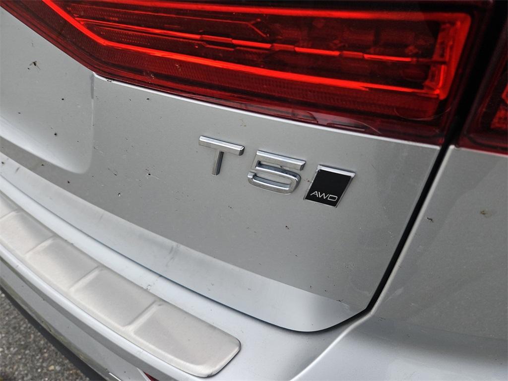 used 2019 Volvo XC60 car, priced at $26,987