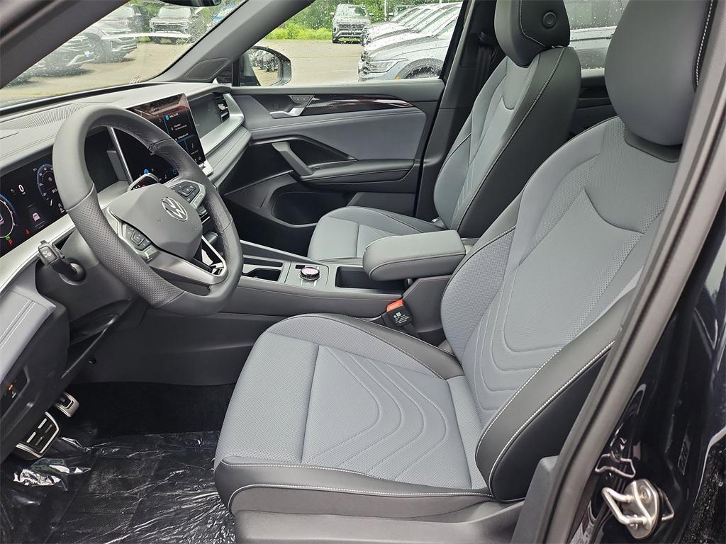 new 2025 Volkswagen Tiguan car, priced at $38,160