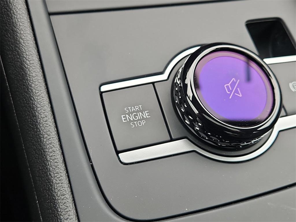 new 2025 Volkswagen Tiguan car, priced at $38,160
