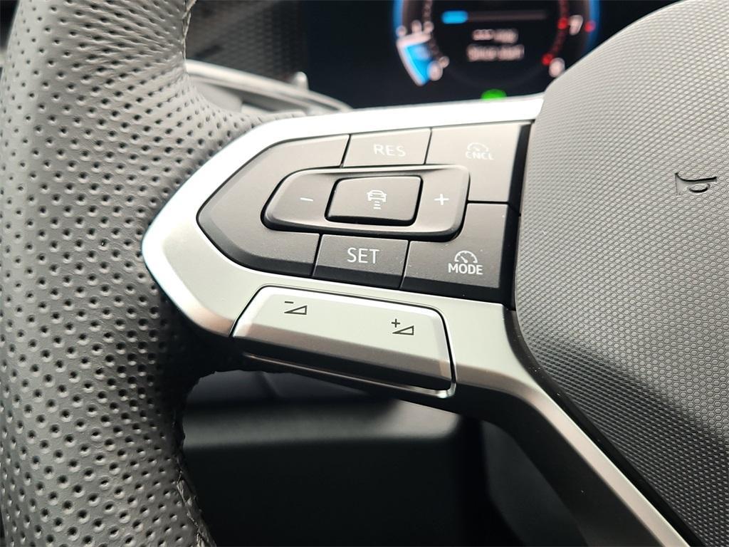 new 2025 Volkswagen Tiguan car, priced at $38,160
