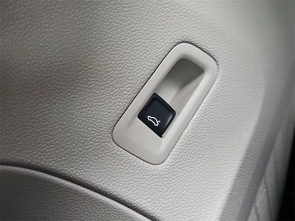 new 2026 Volkswagen Atlas car, priced at $55,864