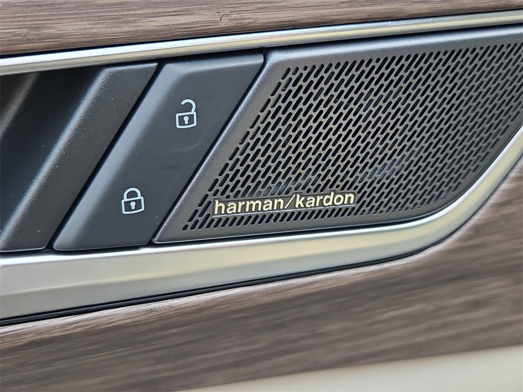 new 2025 Volkswagen Atlas car, priced at $54,048