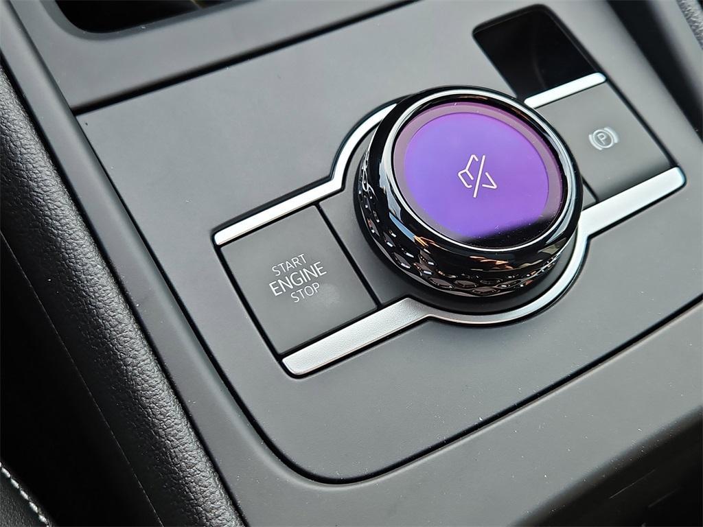 new 2025 Volkswagen Tiguan car, priced at $38,282