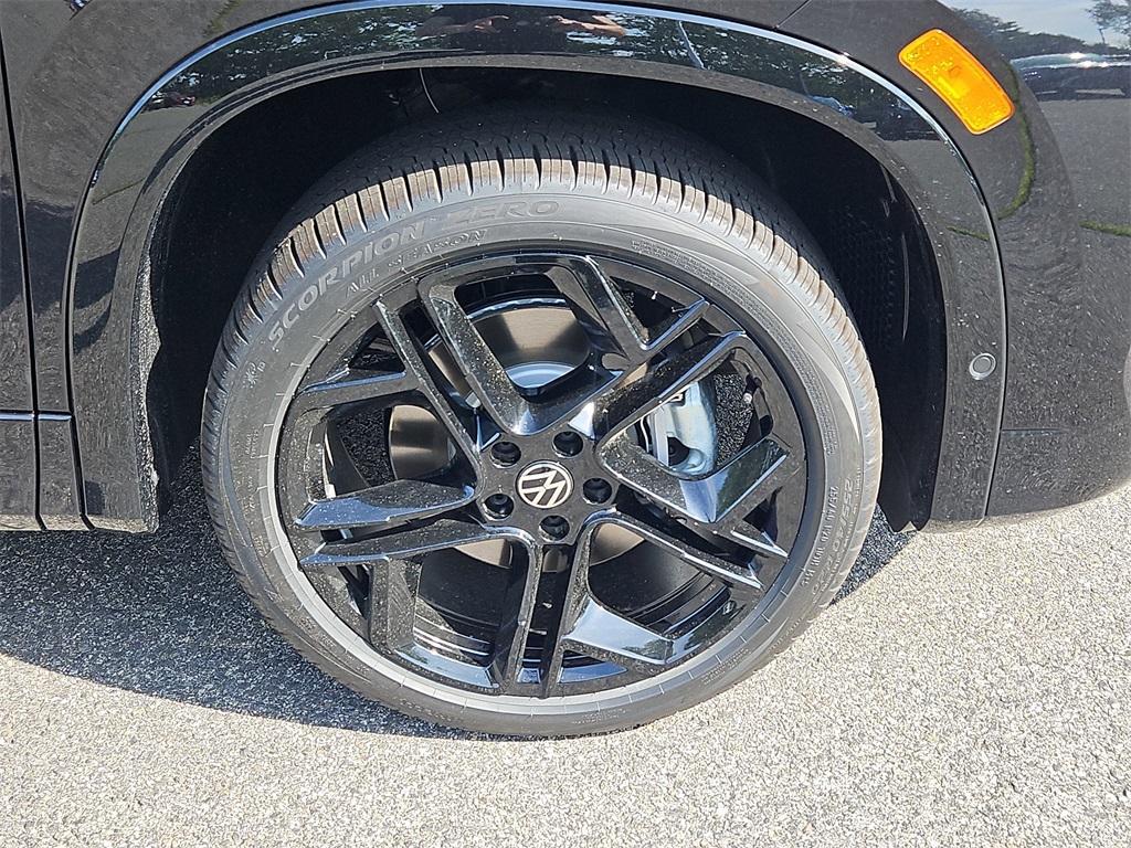 new 2025 Volkswagen Tiguan car, priced at $38,282