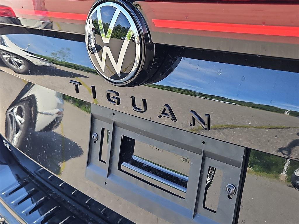 new 2025 Volkswagen Tiguan car, priced at $38,282